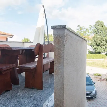 Apartments Milovan Fazana Exterior photo